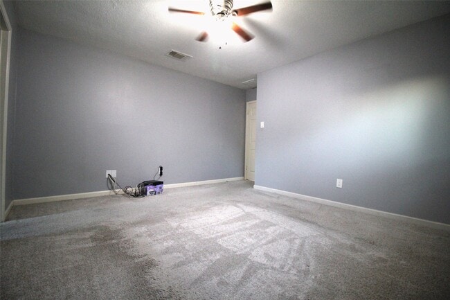 Building Photo - 20074 Crazy Horse Cir