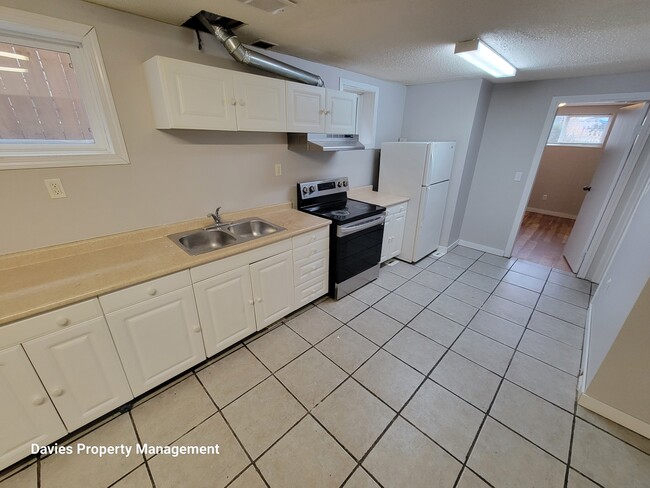 Building Photo - 10316-10156 156 St NW