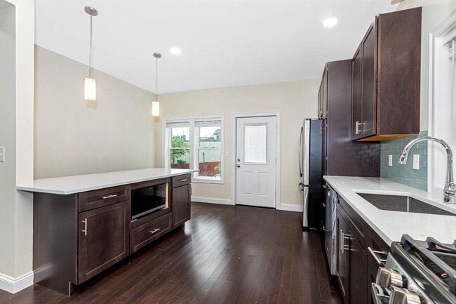 Photo - 77 Winchester St