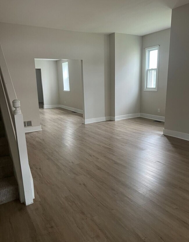 Photo - Renovated 3 Bedroom 3 Bathroom Single Fami... Casa