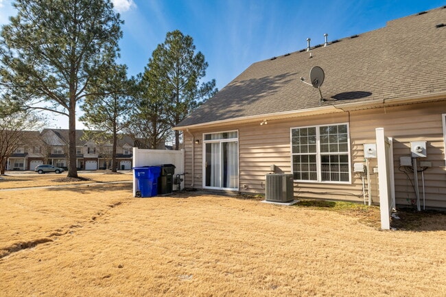 Photo - 2021 Livingston St
