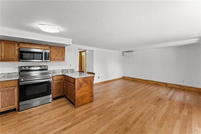 Photo - 150 Wolcott Ave