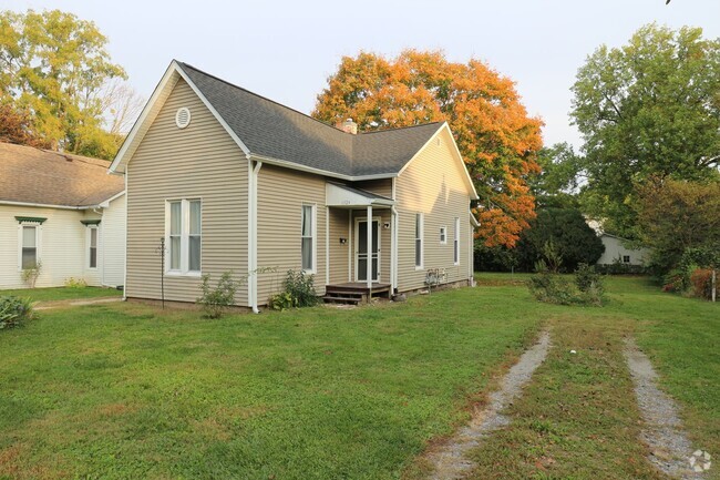 Building Photo - 1 Bedroom Crawfordsville Duplex! Rental