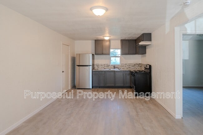 Photo - 3316 S Meta Ave