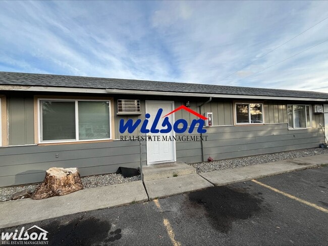 Building Photo - 408 W Pierce St Unit 5