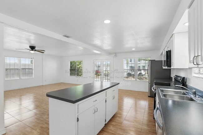 Photo - 820 Altaloma Ave