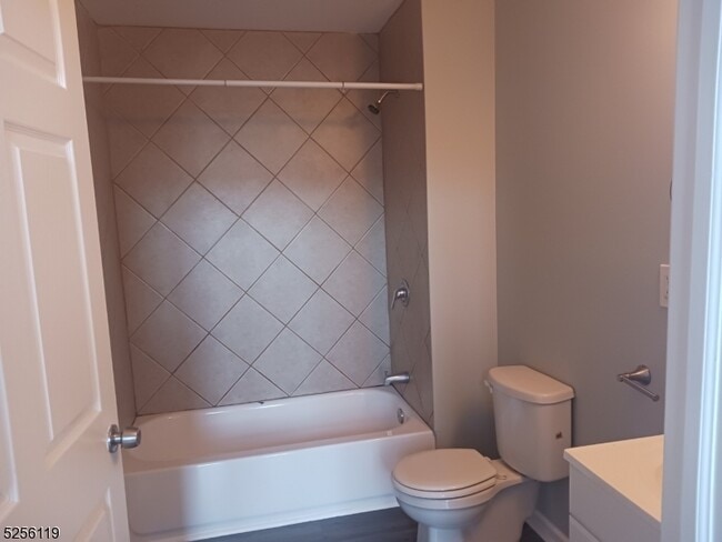 Photo - 10 Courtland St Unidad 101