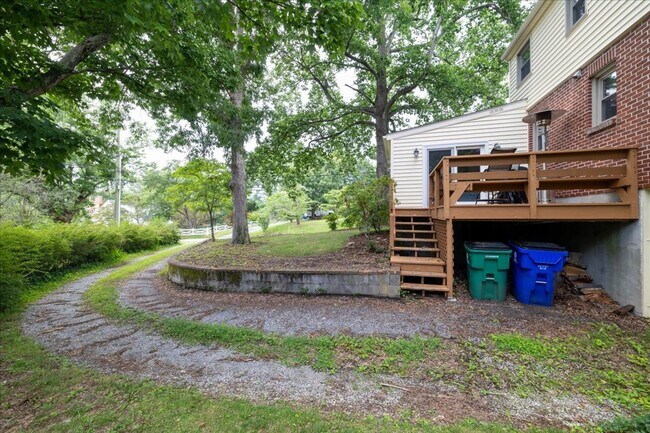 Photo - 1100 Kentwood Dr