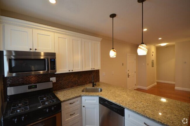 Building Photo - 349 Sumner St Unit 1 Rental