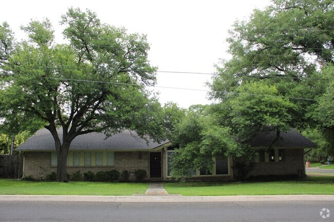 Building Photo - 3 BEDROOM, NORTH BELTON Rental
