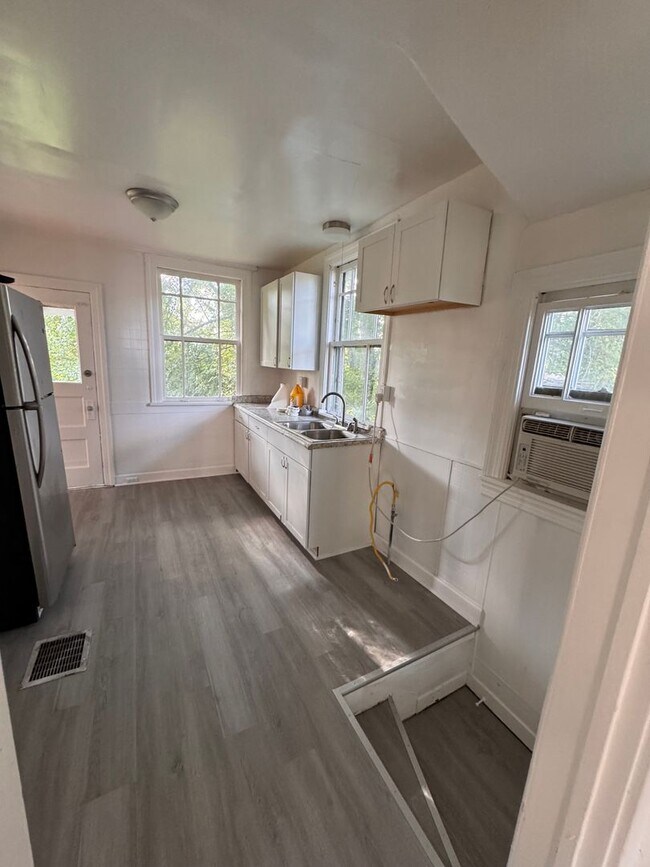 Photo - 326 Shenango Blvd