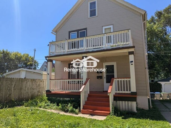 Building Photo - 2867 N Fratney St Rental
