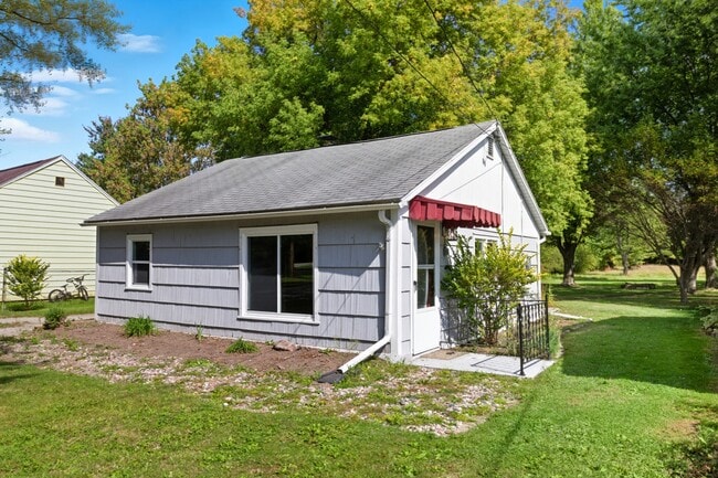 Photo - 9358 N Saginaw Rd