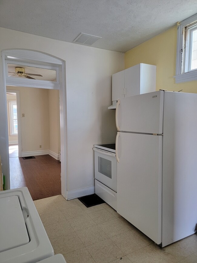 kitchen - 353 Main St Unit 2