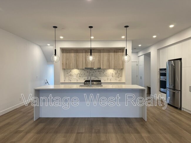 Photo - 2735-2735 Shannon Lake Rd