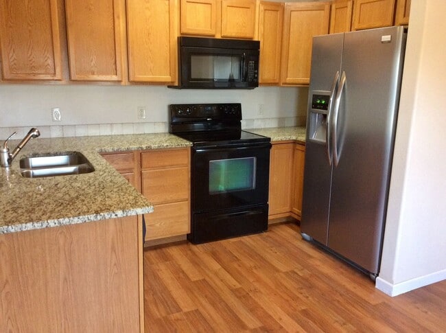 Photo - Spacious Condo for Rent in Dickinson