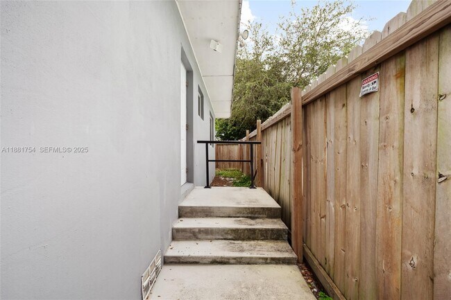 Photo - 1850 NW 92nd St Unit B