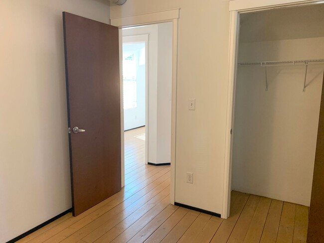 Photo - 318-320 W Myrtle Unit 318 #1