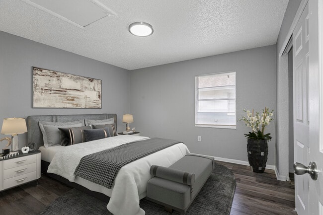1 Bed 1 Bath - 600 Sqft - Bedroom