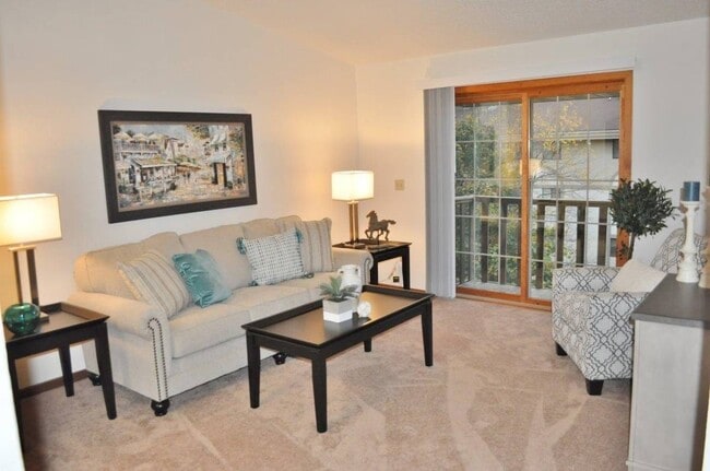 Photo - Island Place Apartments - On the River