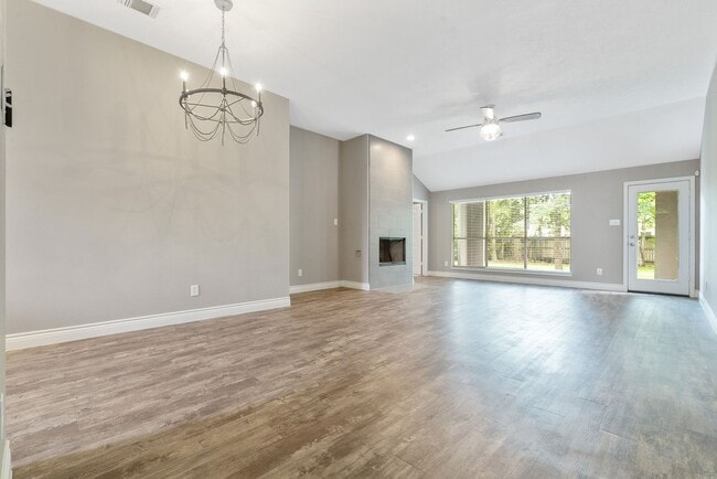 Photo - 7131 Woodland Oaks