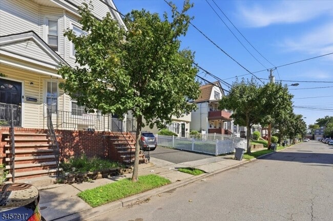 Photo - 293 Ogden St