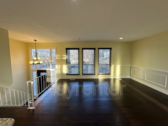 Photo - 303 Highstone Ln