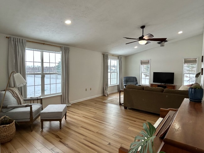 Photo - 40020 Selos Rd