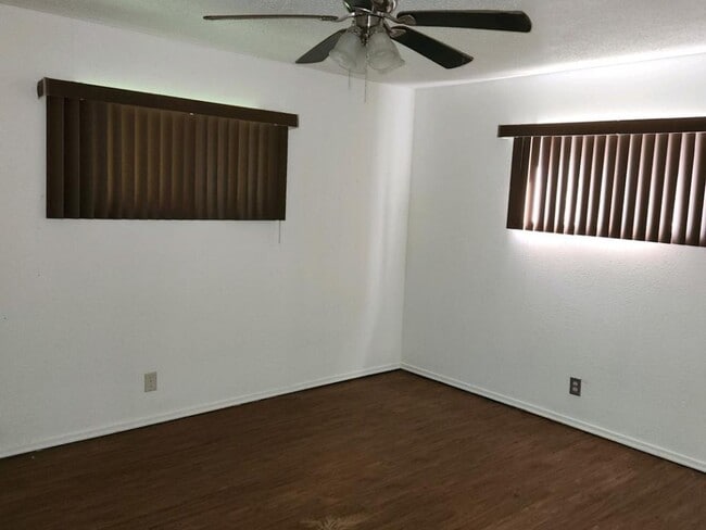 Photo - 208 Southview Dr