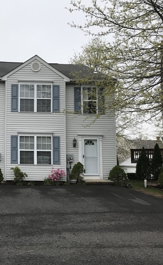 Photo - 127 Catherine St Townhome