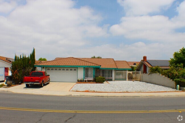 Building Photo - Newly Updated 4 bedroom home for Rent.