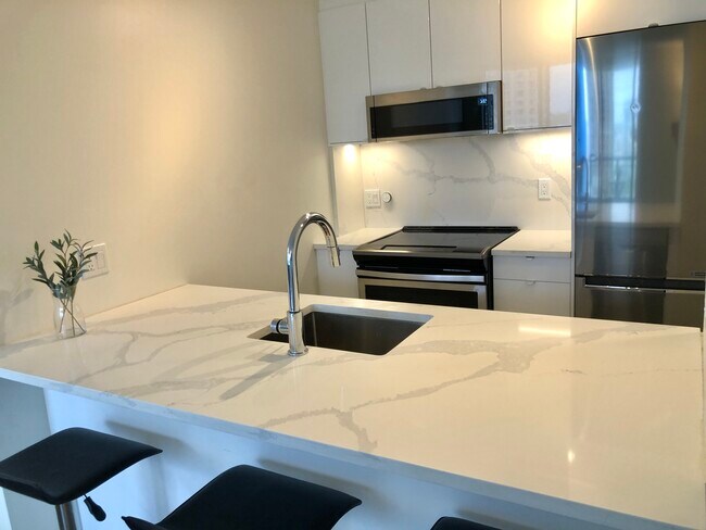 Photo - 1295 Richards St