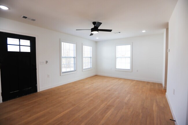 Photo - 123 Chrisna Maria Dr