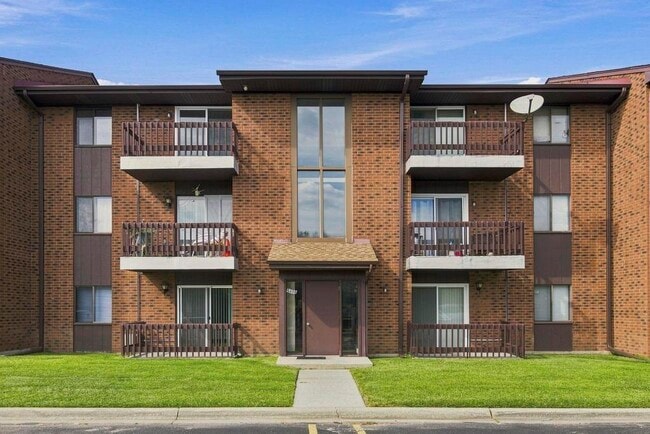 Building Photo - 6408 Nature Dr Unit 3W