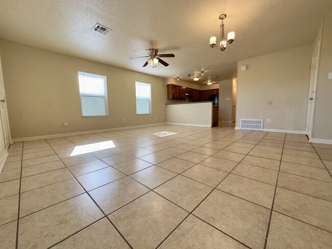 Photo - 1736 Flood St