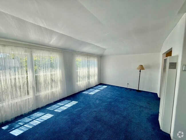 Building Photo - 1716 Marin St Unit 1716 Marin Street Apt#B