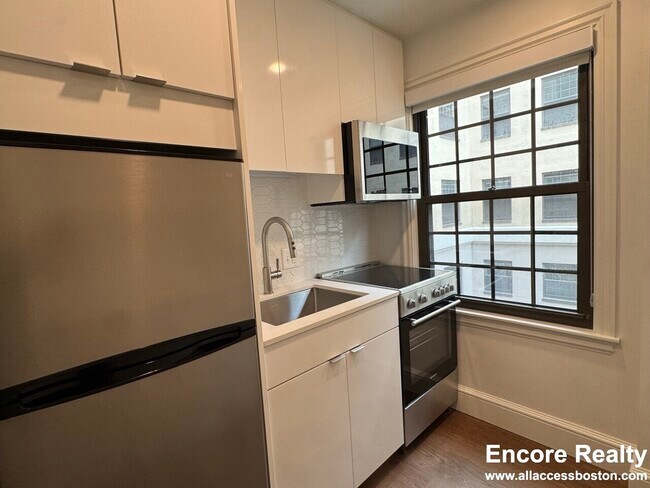 Building Photo - 1200 Massachusetts Ave Unit 214