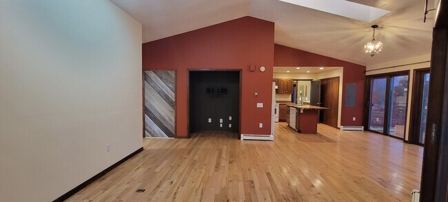 Photo - 6290 Wolff St