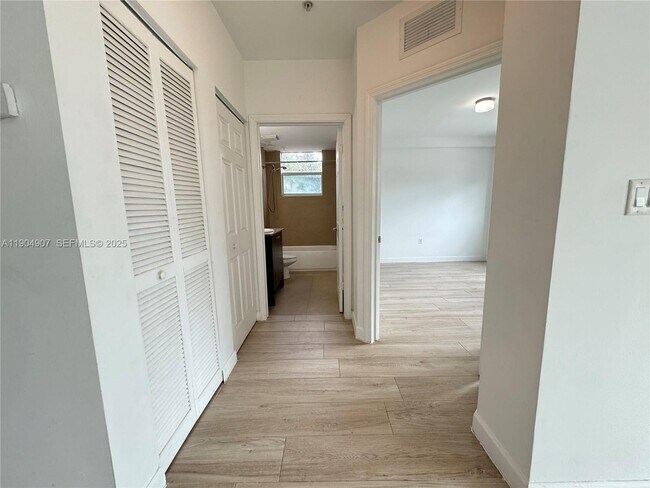 Photo - 529 NE 62nd St Unit 202