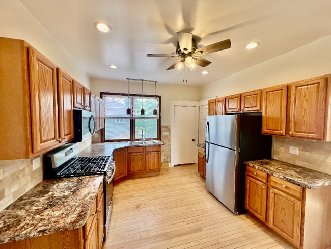 Photo - 716 N 9th St