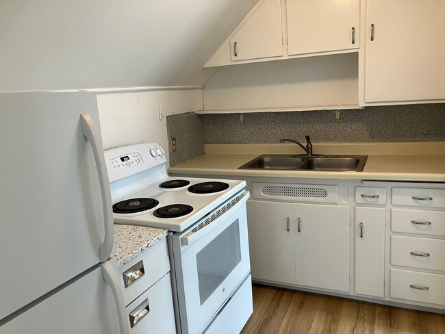 Building Photo - 729 W Montgomery Ave Unit #2