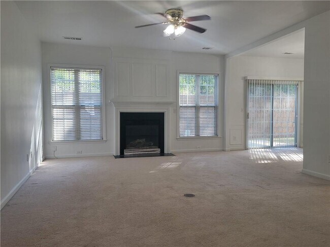 Photo - 2448 Fairlie Dr