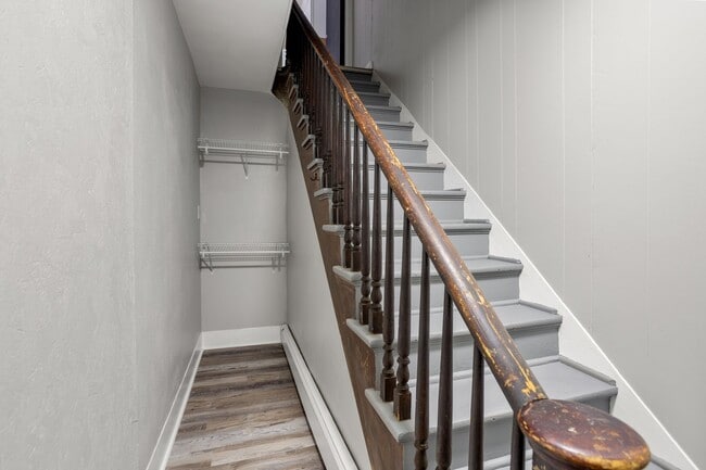 Photo - 330 W 8th Ave Unit Upper