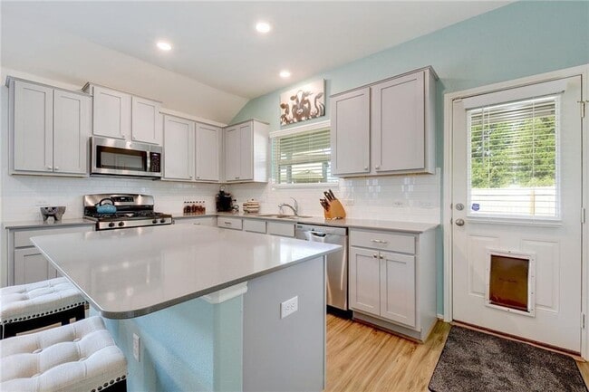 Photo - 6813 Colorado Bluffs Rd