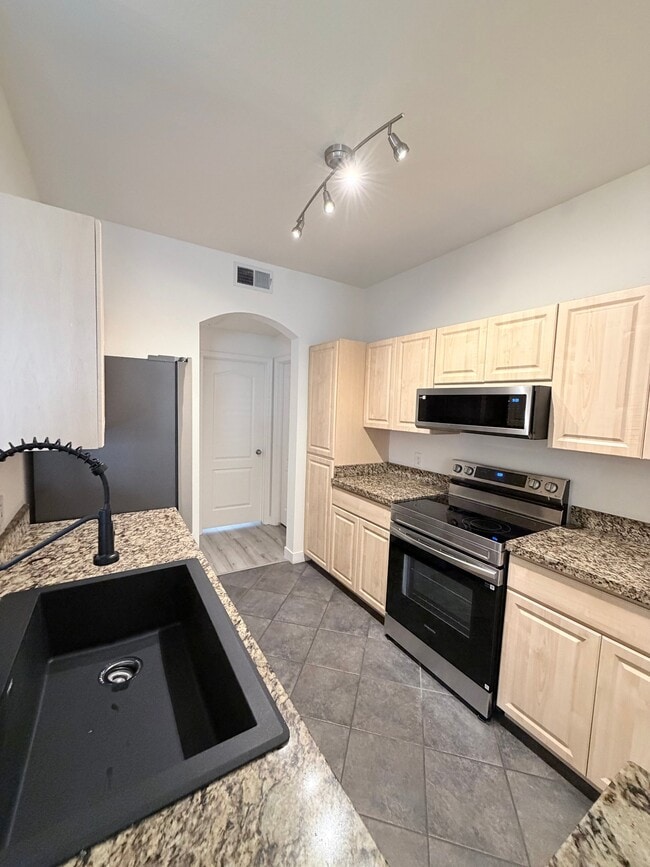 Photo - 1411 E Orangewood Ave Unit 205