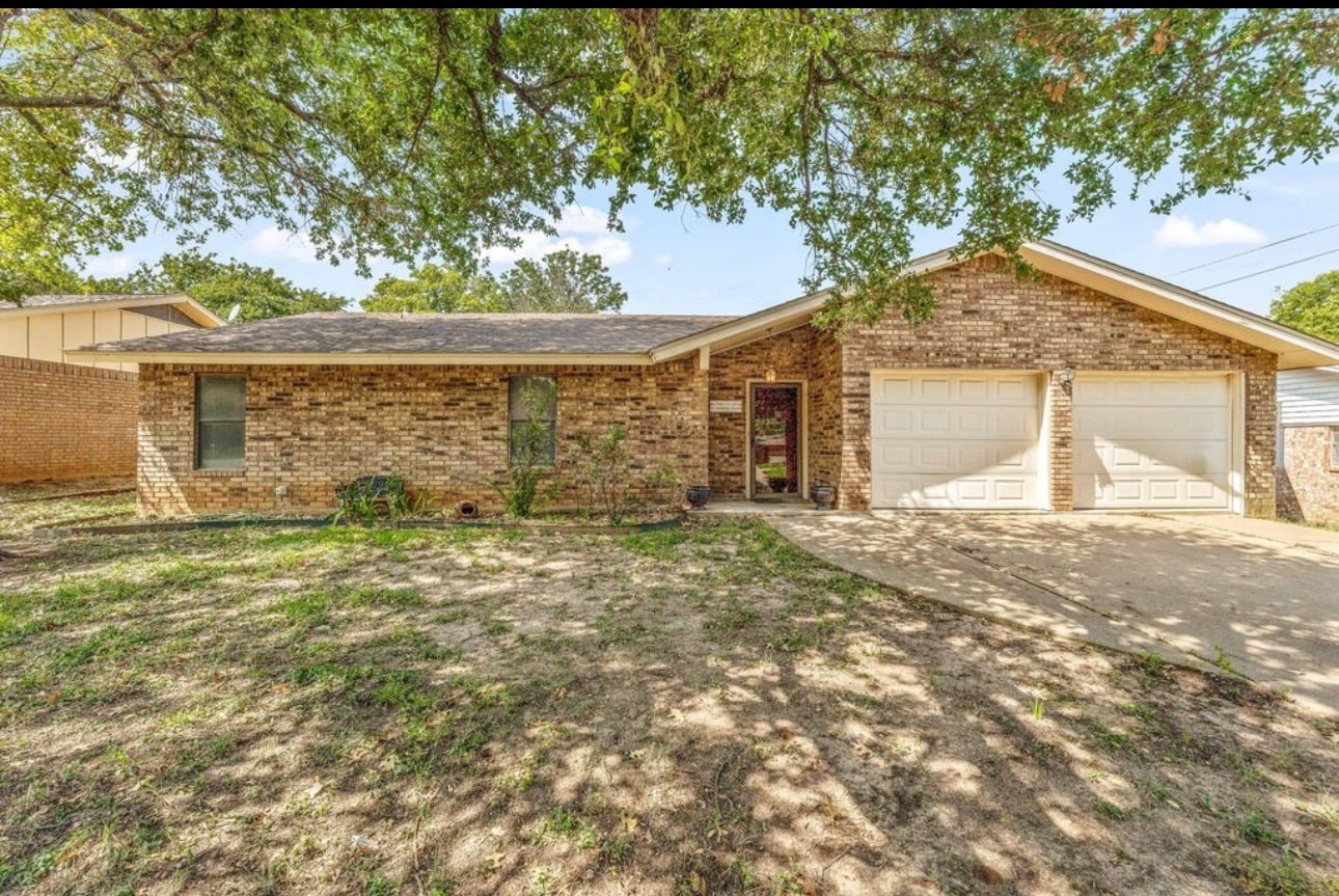 Photo - 260 Davis Ave