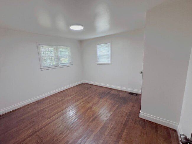 Photo - Spacious Chatham 3 Bed 1 Bath