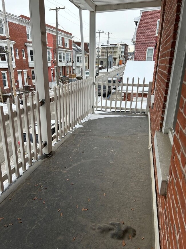 Photo - 700 W Philadelphia St Apartment Unit 2