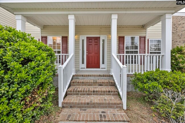 Photo - 109 Cotoneaster Dr