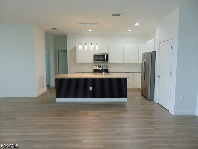 9020 E Castle Cir